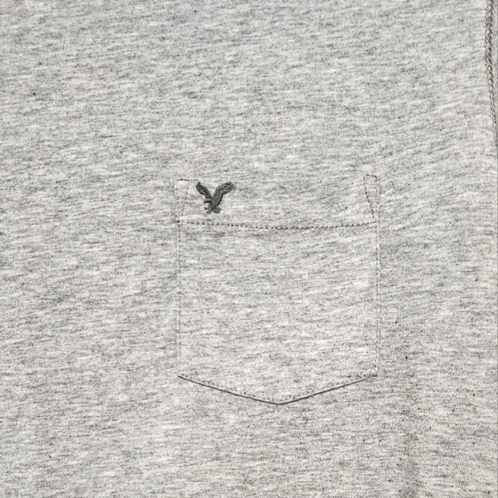 Basic T-Shirt - Picture 2 of 2